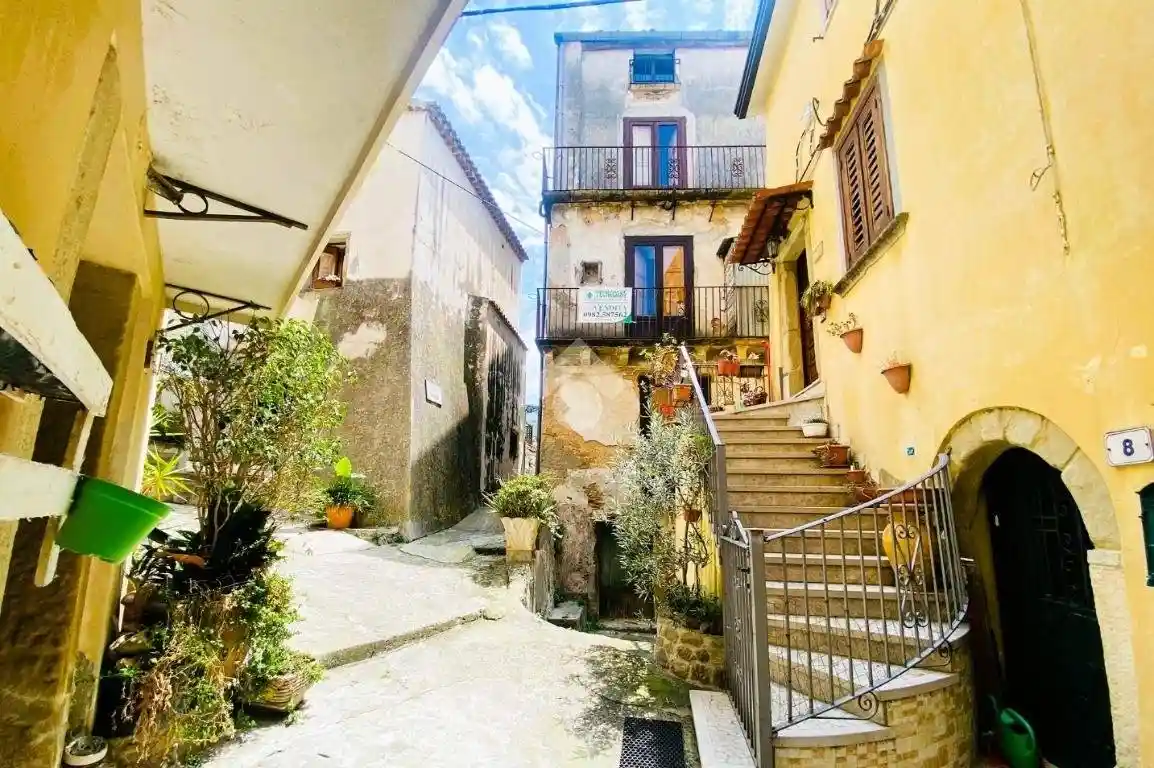 Casa indipendente in vendita a Paola