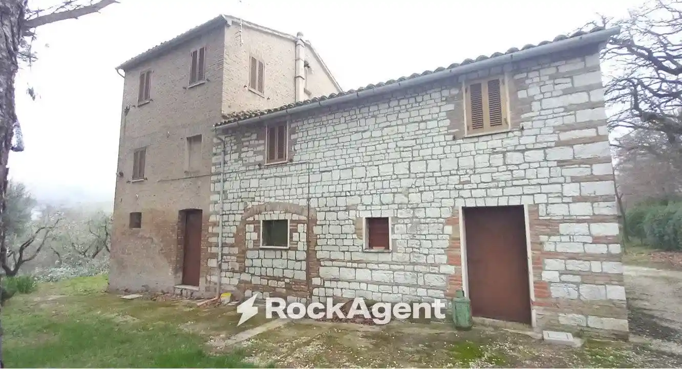 Rustico - Casale in vendita a Arcevia