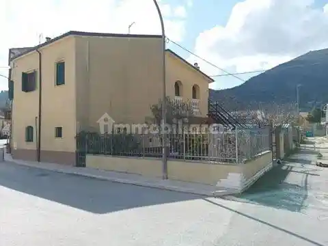 Villa in vendita a Vittorito
