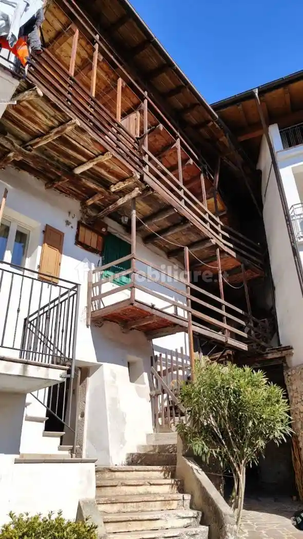 Rustico - Casale in vendita a Pomarolo