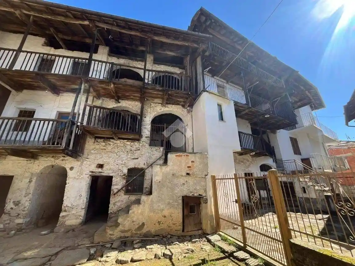 Casa indipendente in vendita a Rueglio