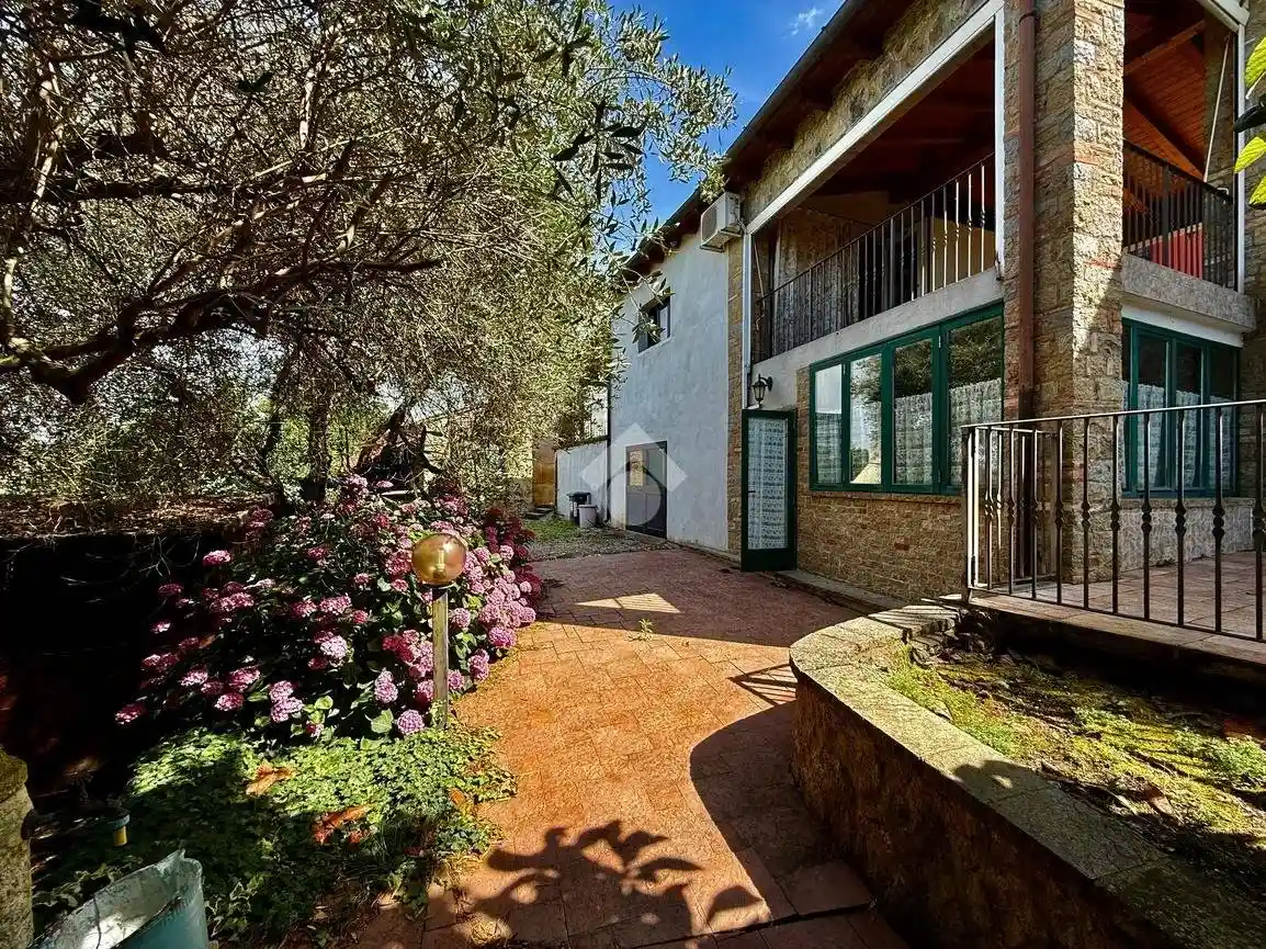 Rustico - Casale in vendita a Rovolon
