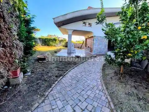 Villa in vendita a Ardea