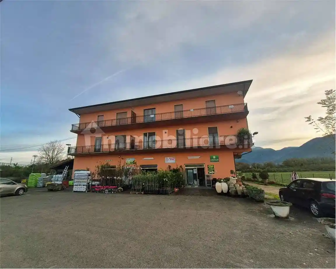 Palazzo - Edificio in vendita a Supino