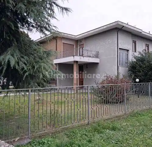 Palazzo - Edificio in vendita a Stradella