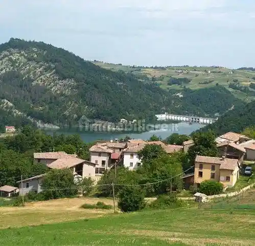 Villa in vendita a Zavattarello