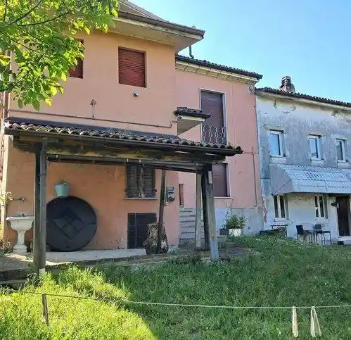 Villa in vendita a San Damiano al Colle