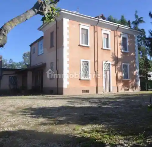 Villa in vendita a Codevilla