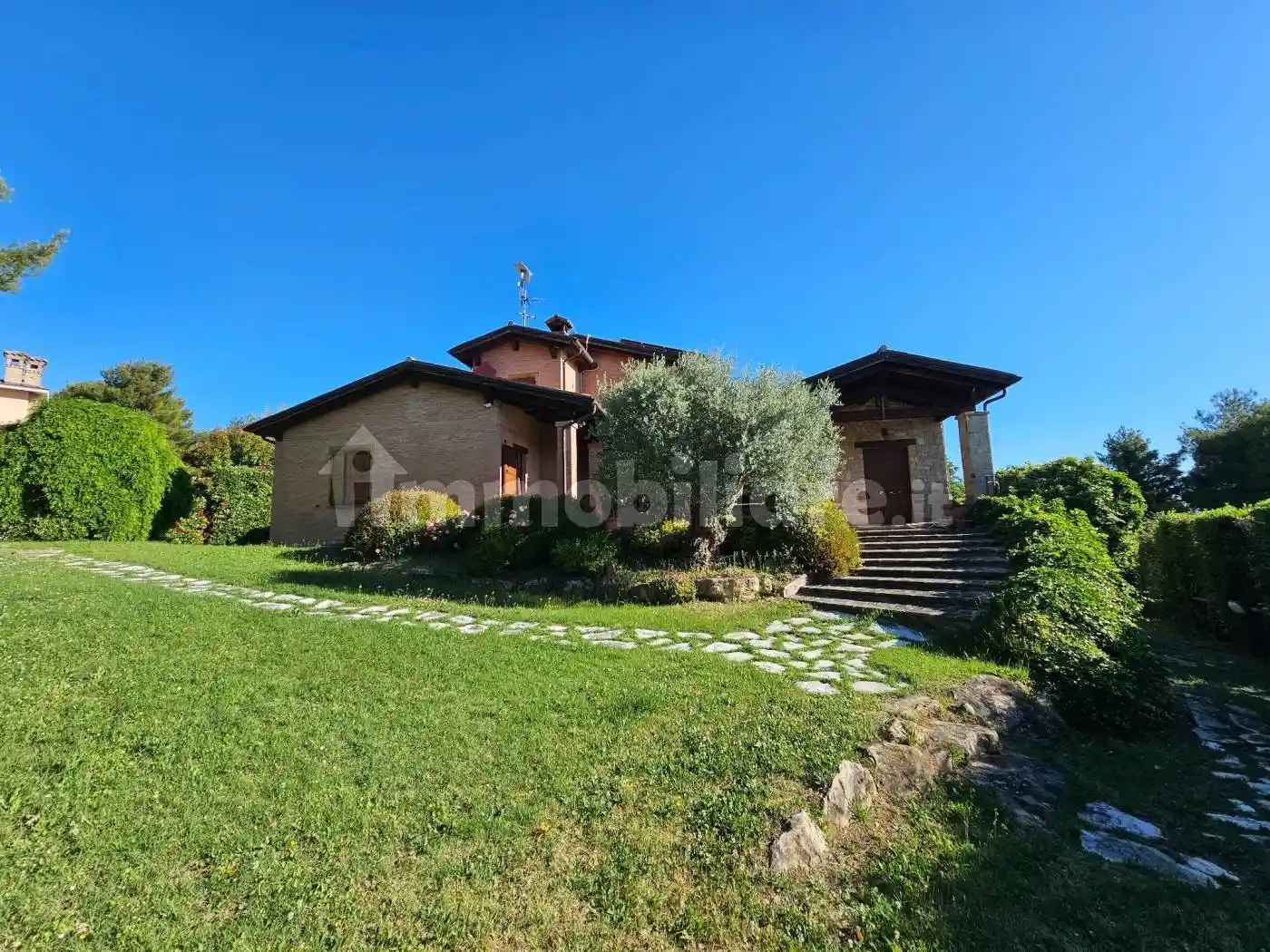 Villa in vendita a San Severino Marche
