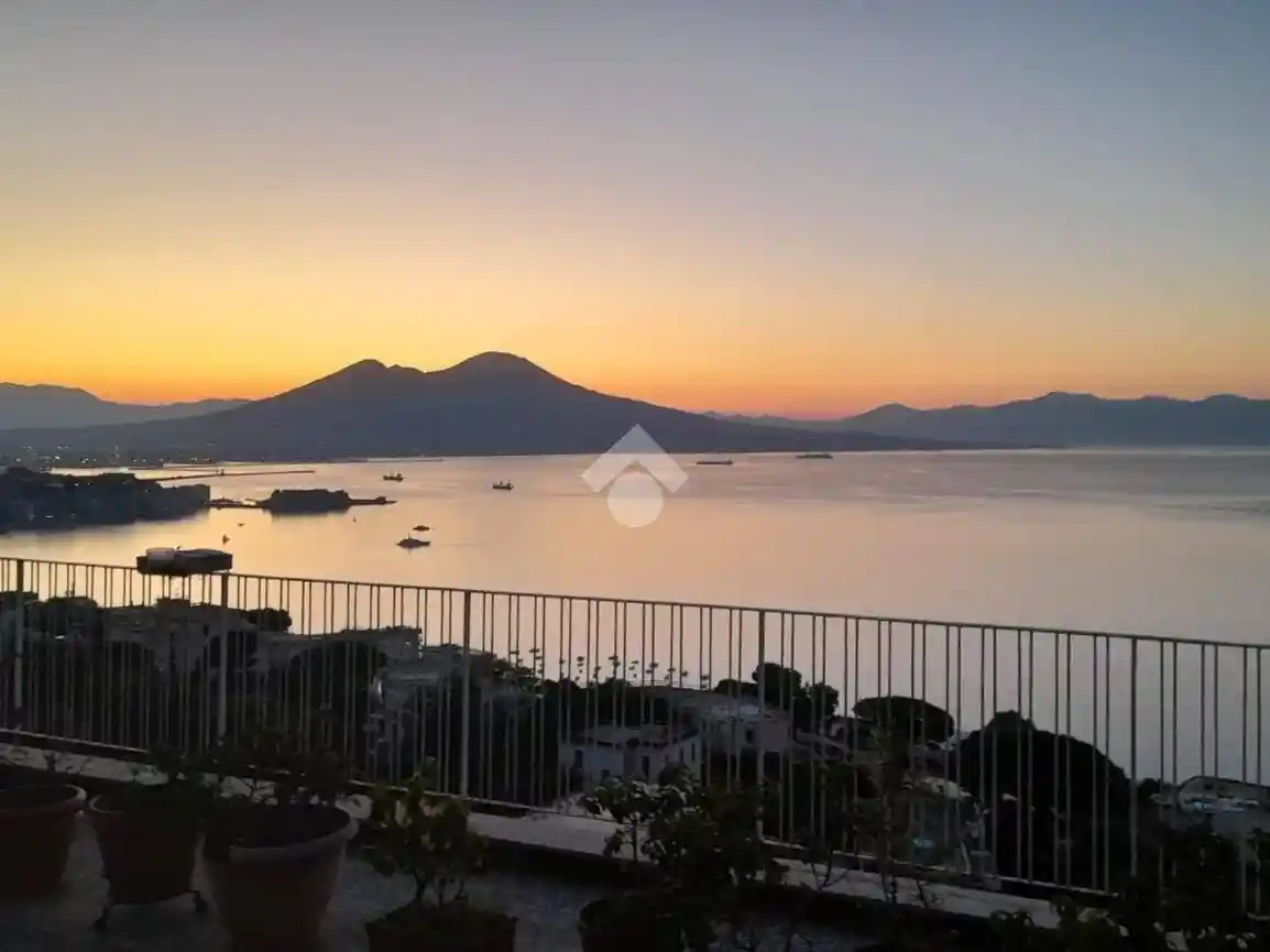 Appartamento in vendita a Napoli
