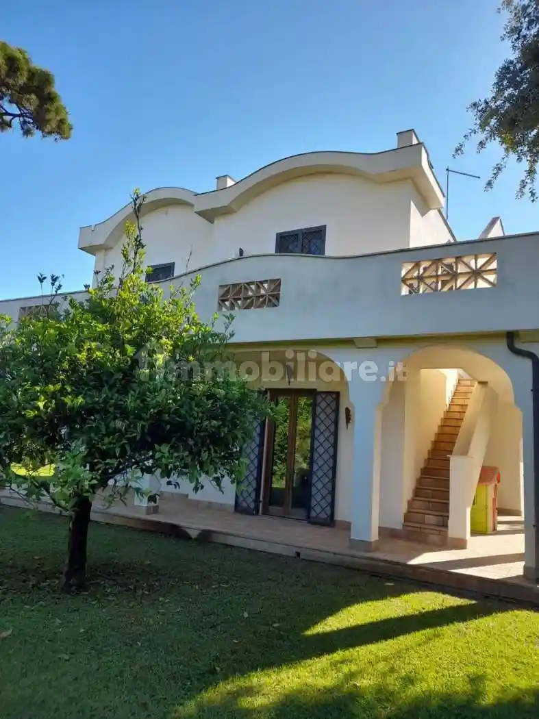 Villa in affitto a Fiumicino