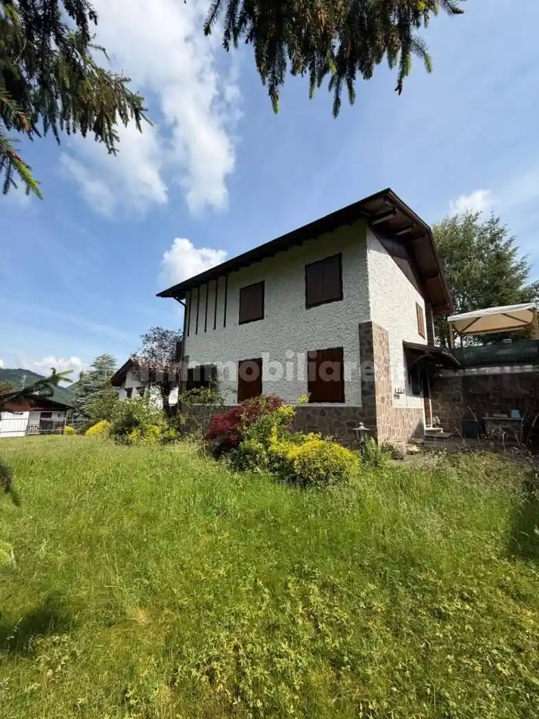 Appartamento in vendita a Selvino