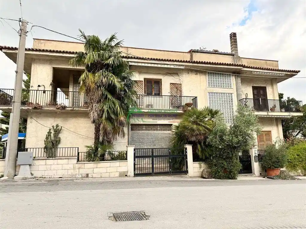 Casa indipendente in vendita a Giarratana