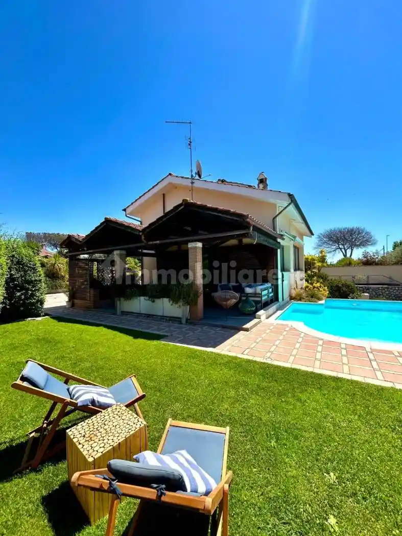 Villa in vendita a Roma