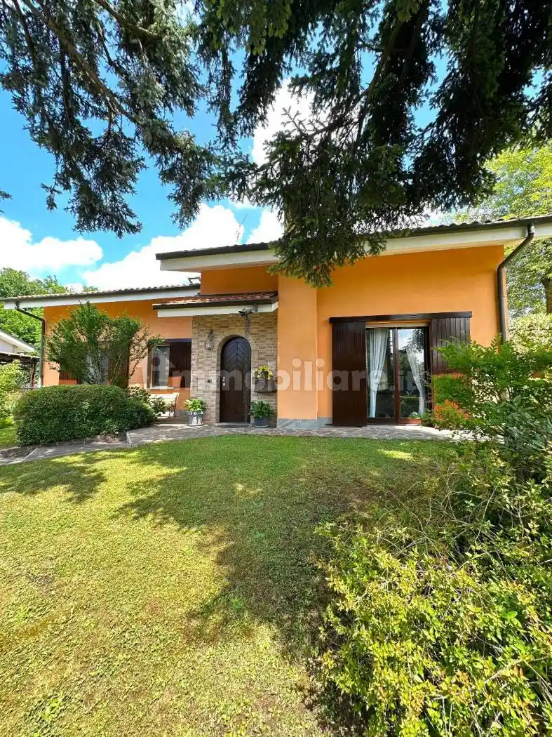 Villa in vendita a Usmate Velate