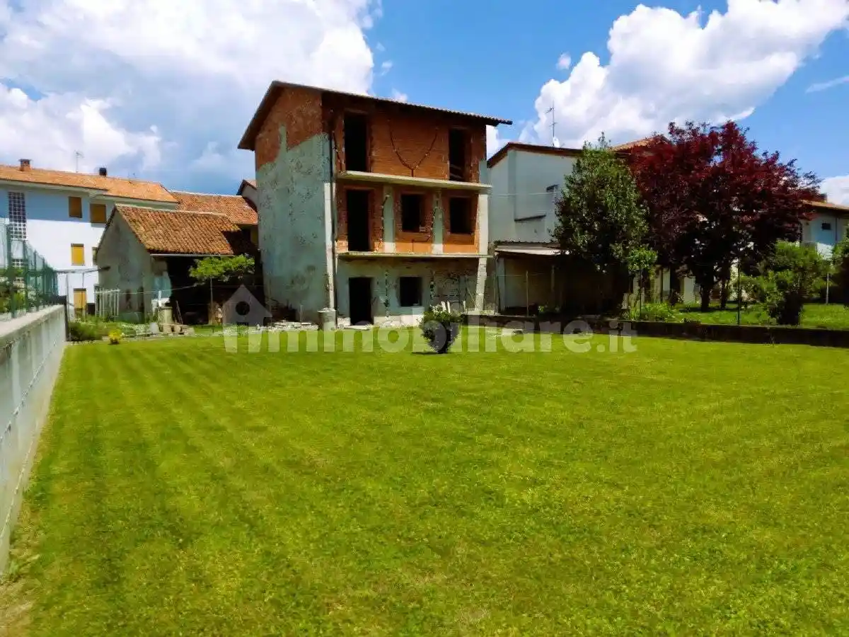 Villa in vendita a Fiorano Canavese