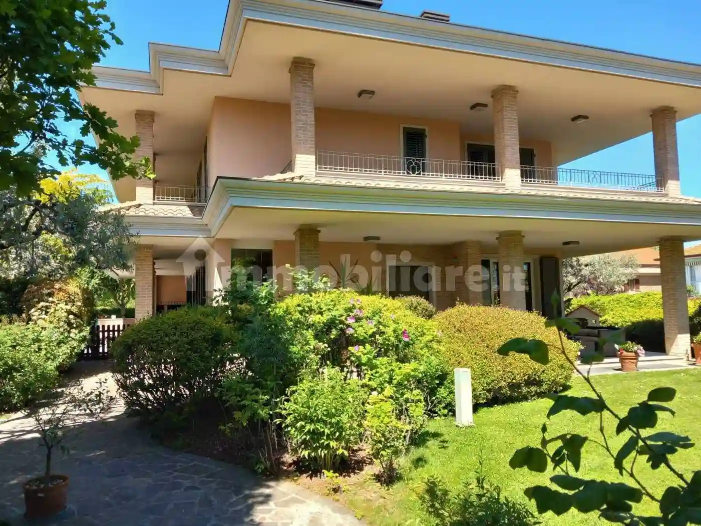 Villa - foto 2