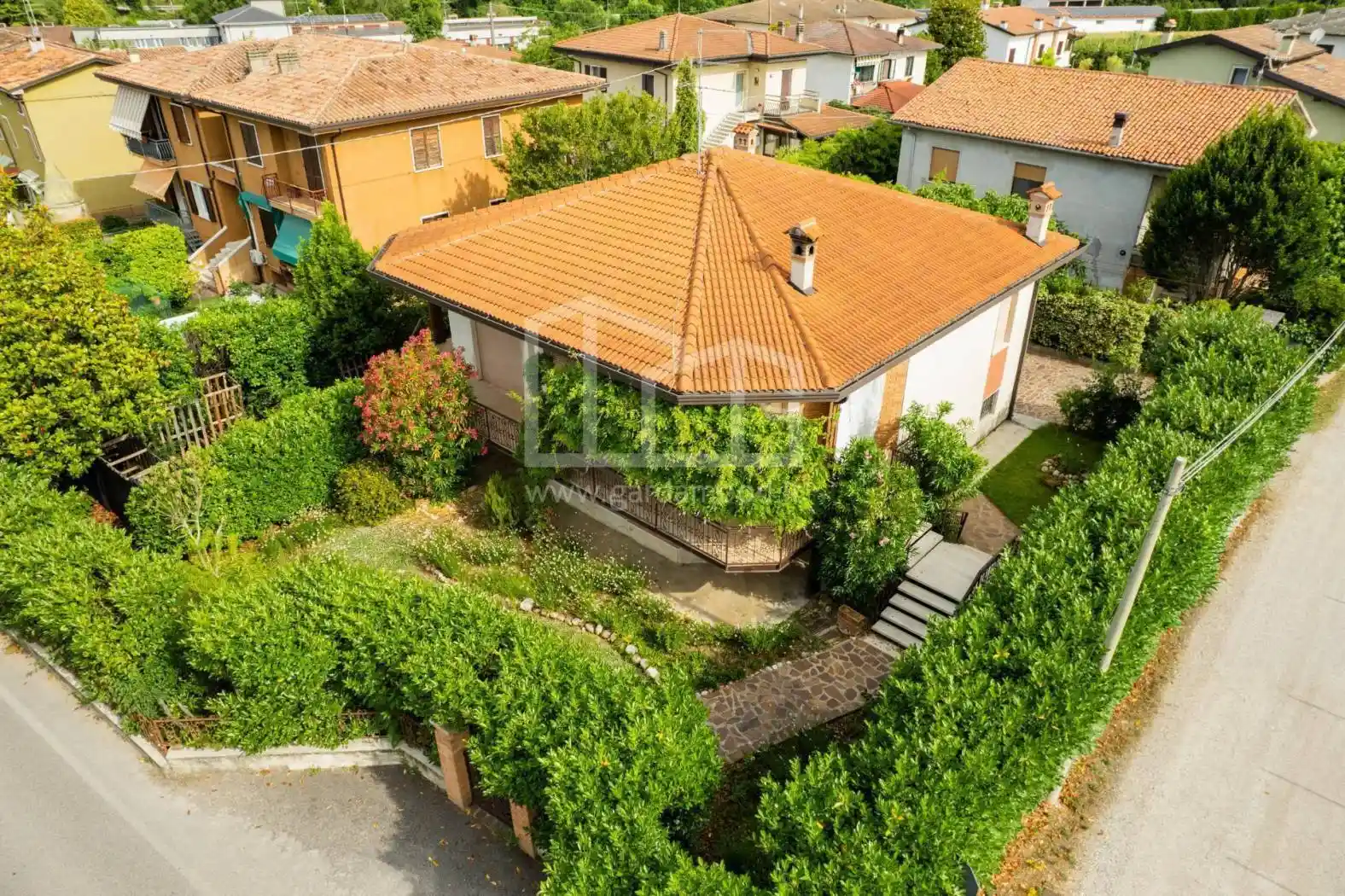 Villa in vendita a Monzambano