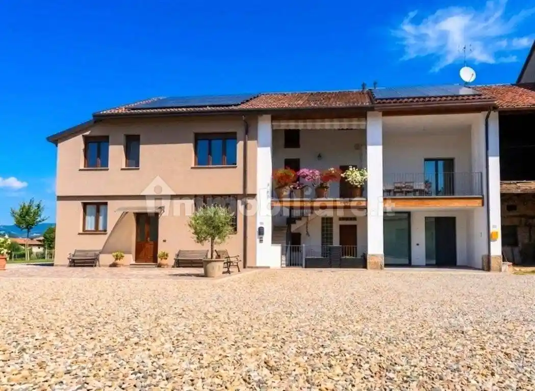 Villa in affitto a Triuggio