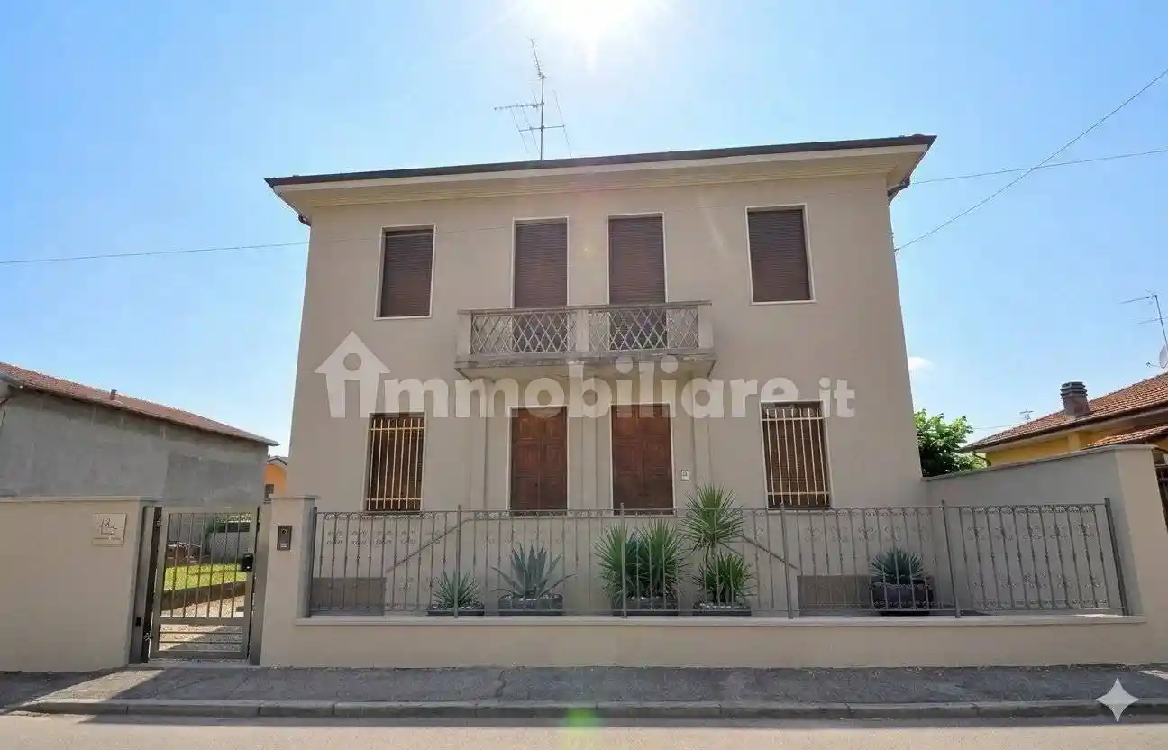 Villa in vendita a Inveruno