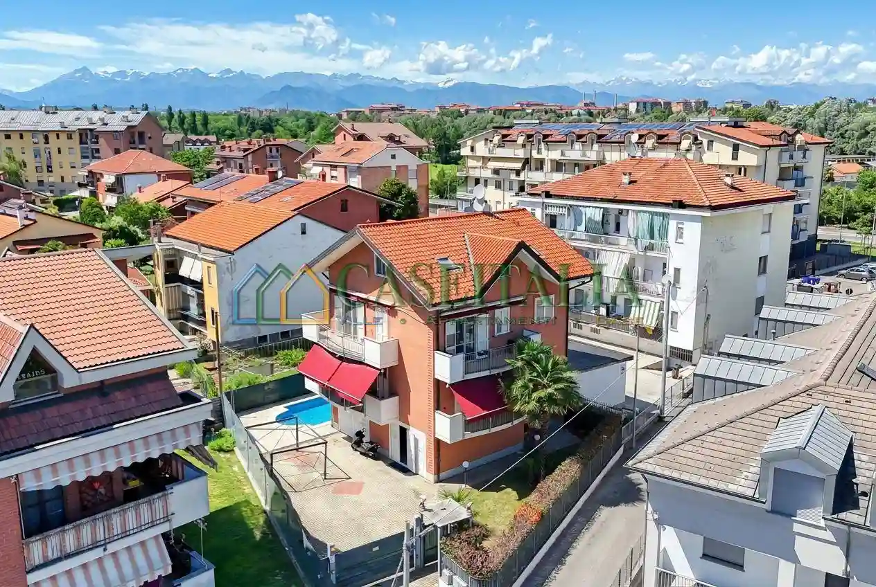 Villa - foto 2