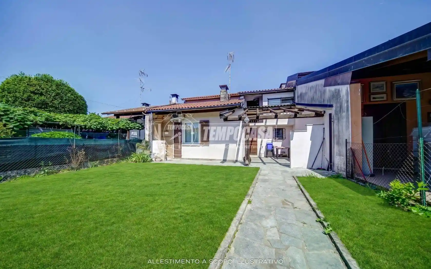 Villetta a schiera in vendita a Varallo Pombia