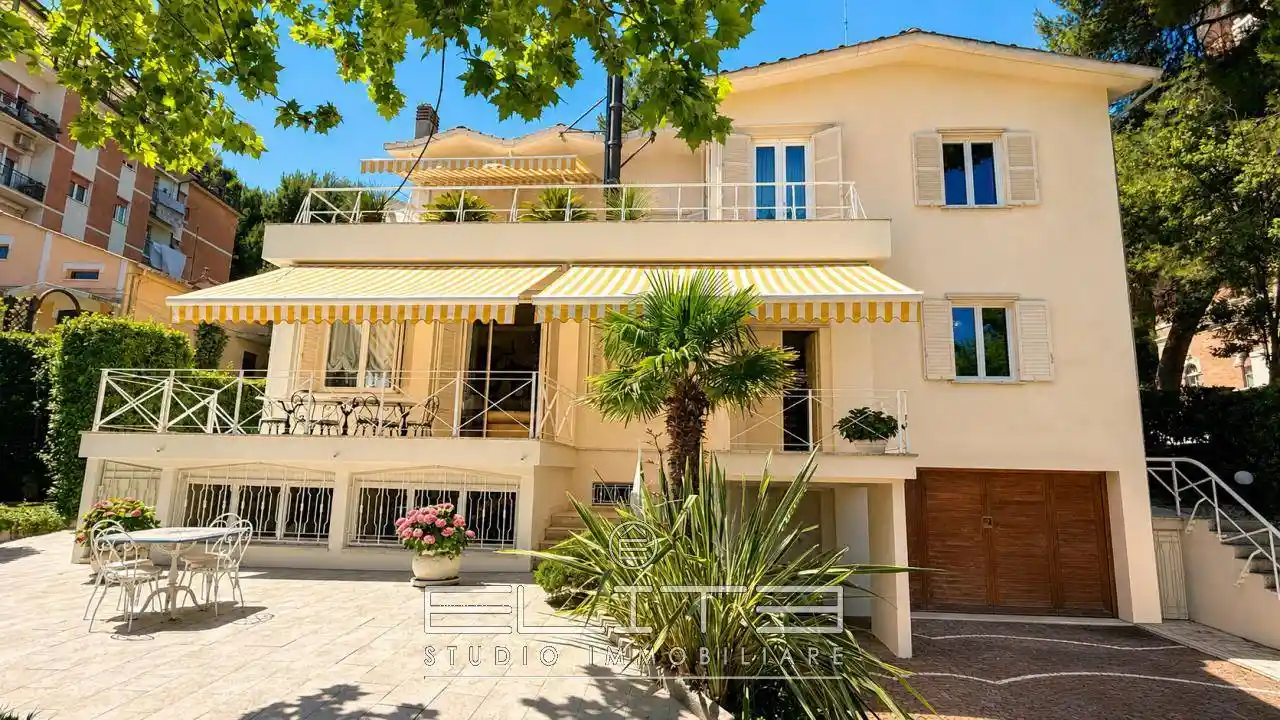 Villa in vendita a Falconara Marittima