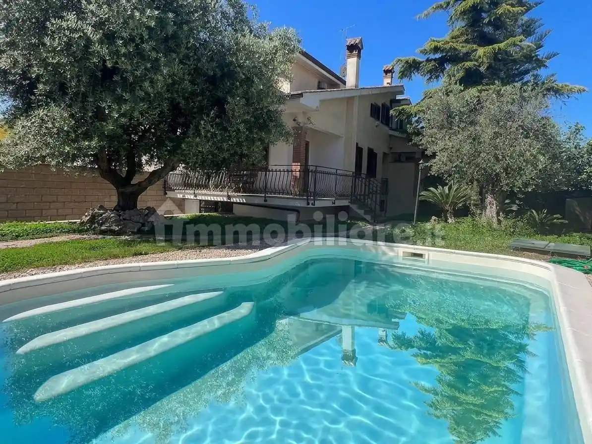 Villa in vendita a Ardea