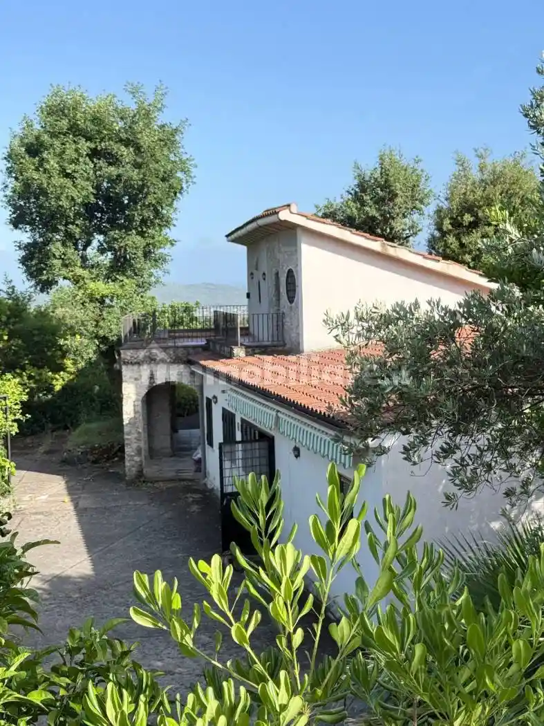 Villa in affitto a Formia