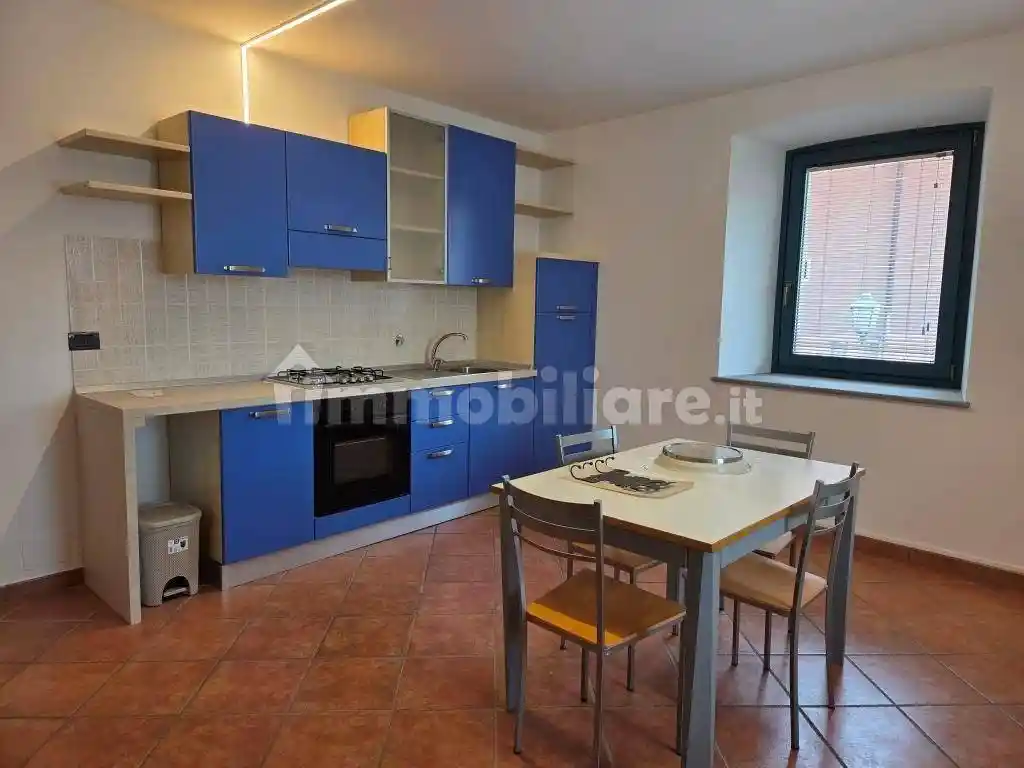 Palazzo - Edificio in affitto a Cavour