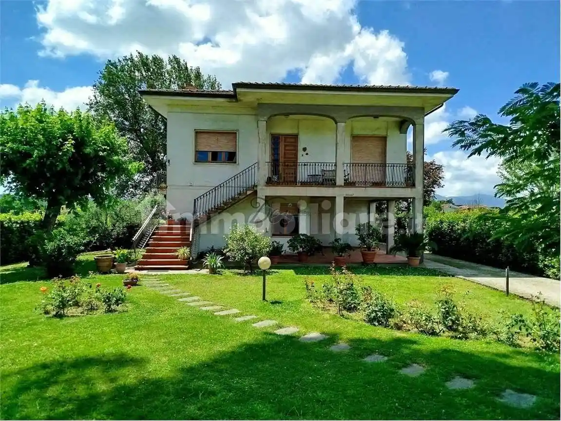 Villa in vendita a Capannori
