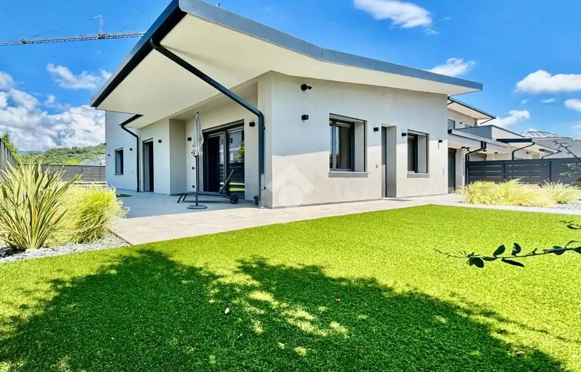 Villa in vendita a Rodengo Saiano