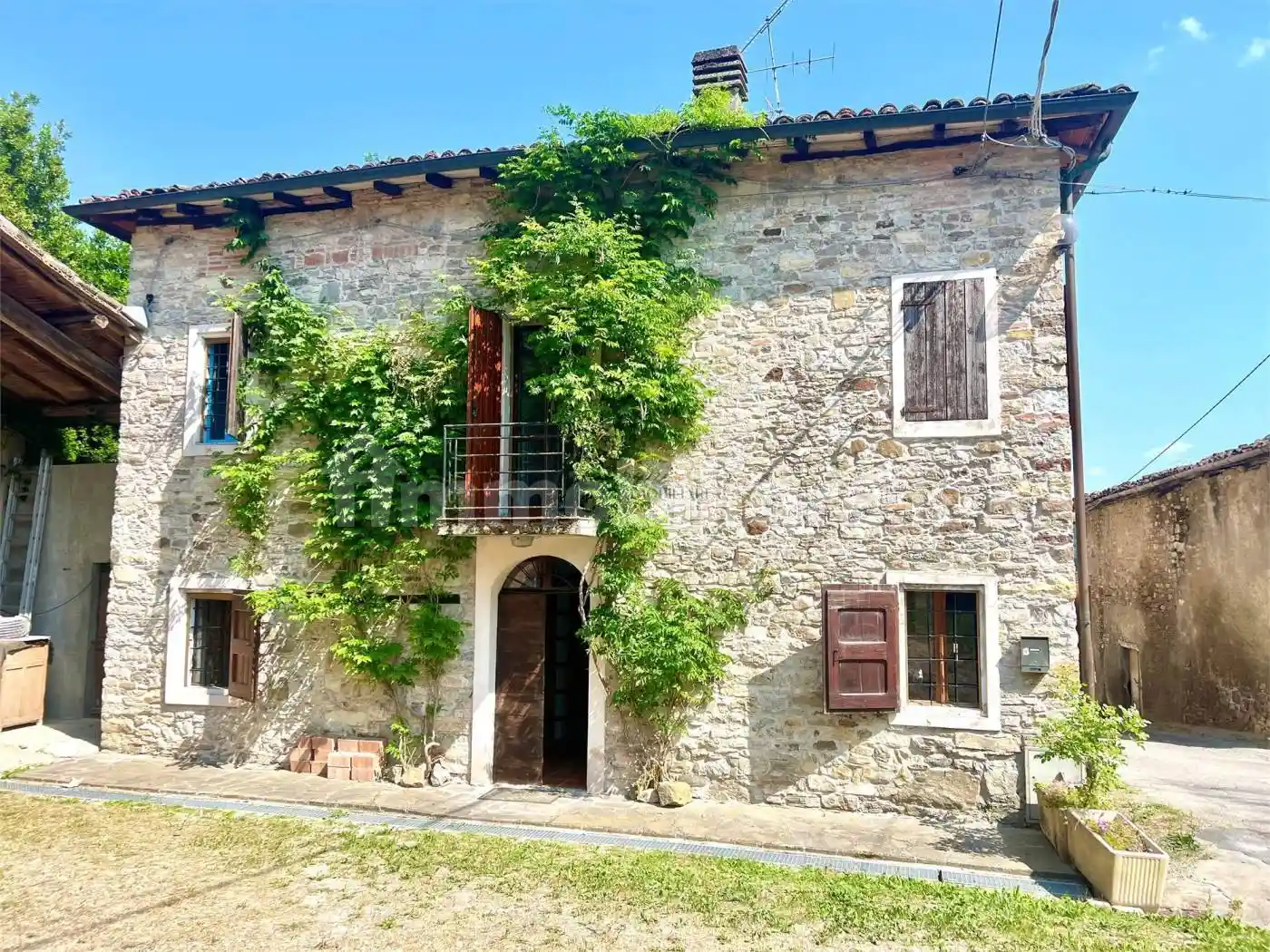 Villa in vendita a Viano
