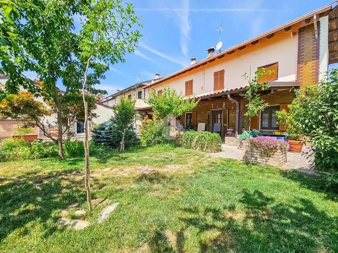 Casa indipendente in vendita a Alessandria