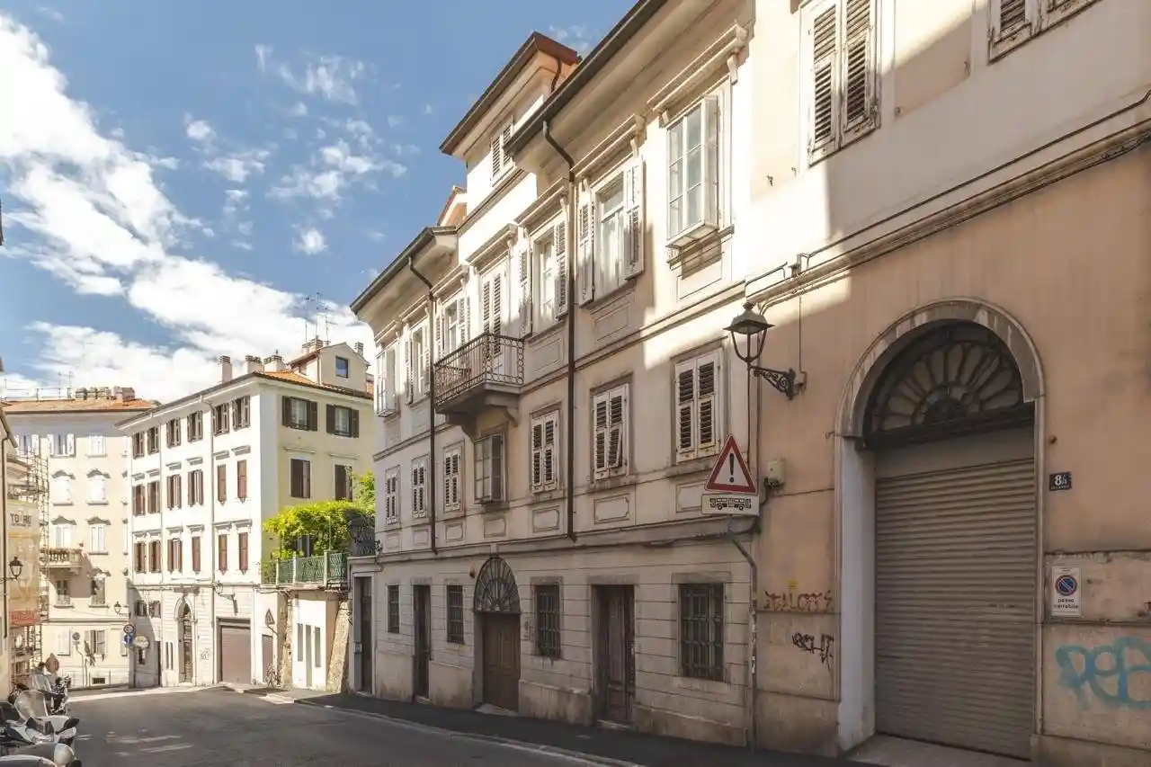 Palazzo - Edificio in vendita a Trieste