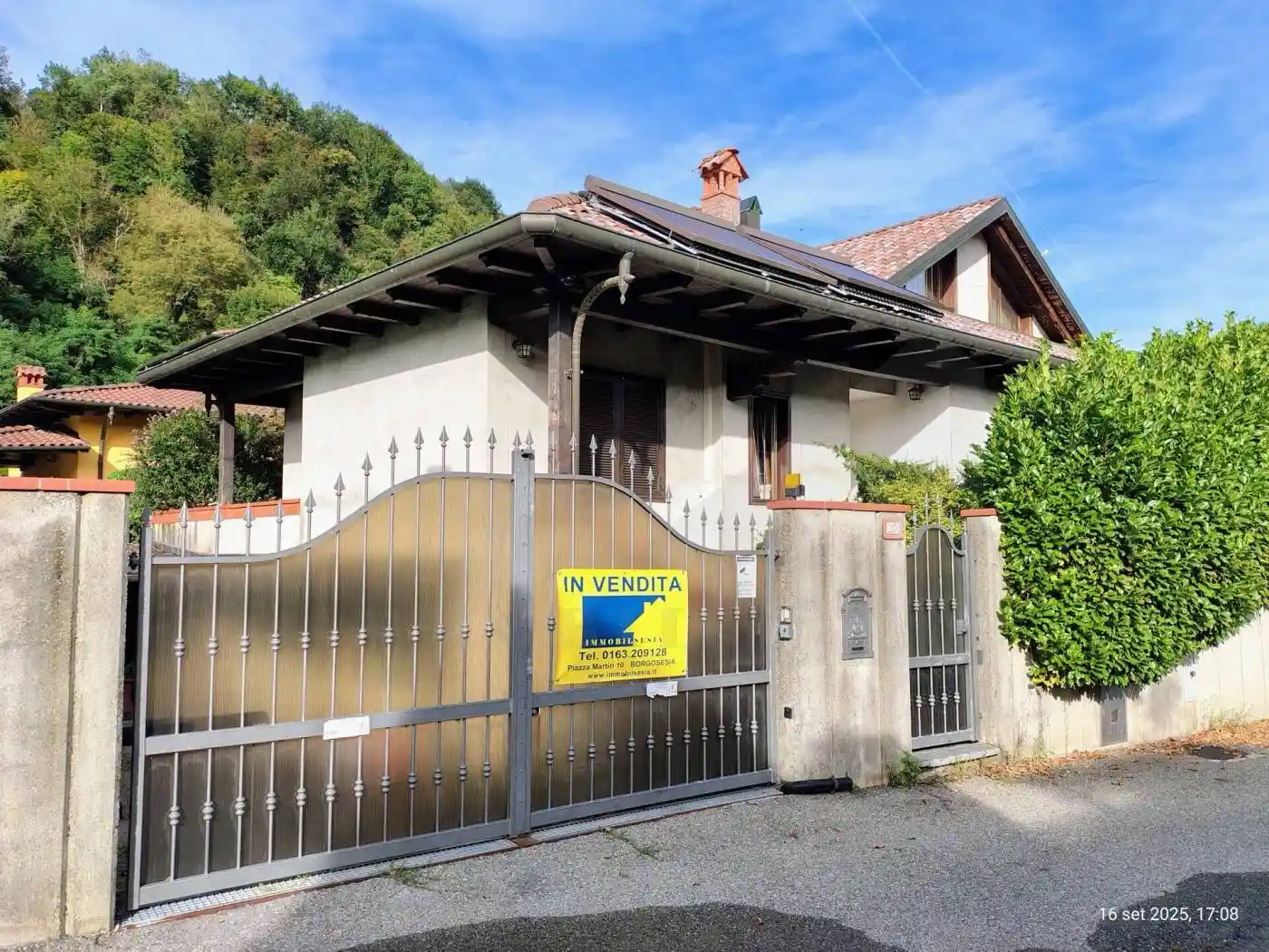 Villa in vendita a Borgosesia