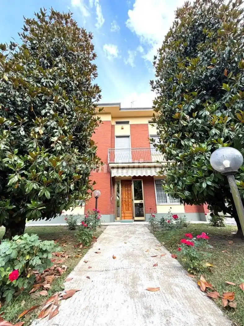 Villa in vendita a Sissa Trecasali