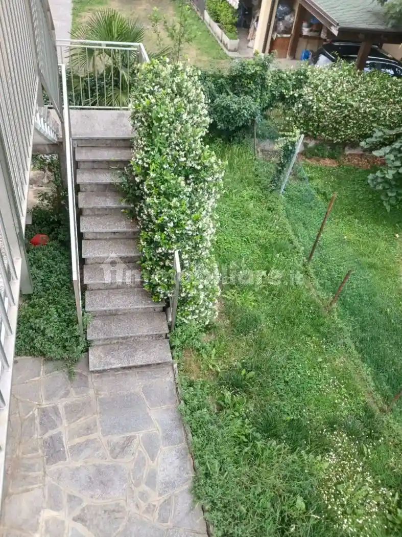 Villa in affitto a Erba