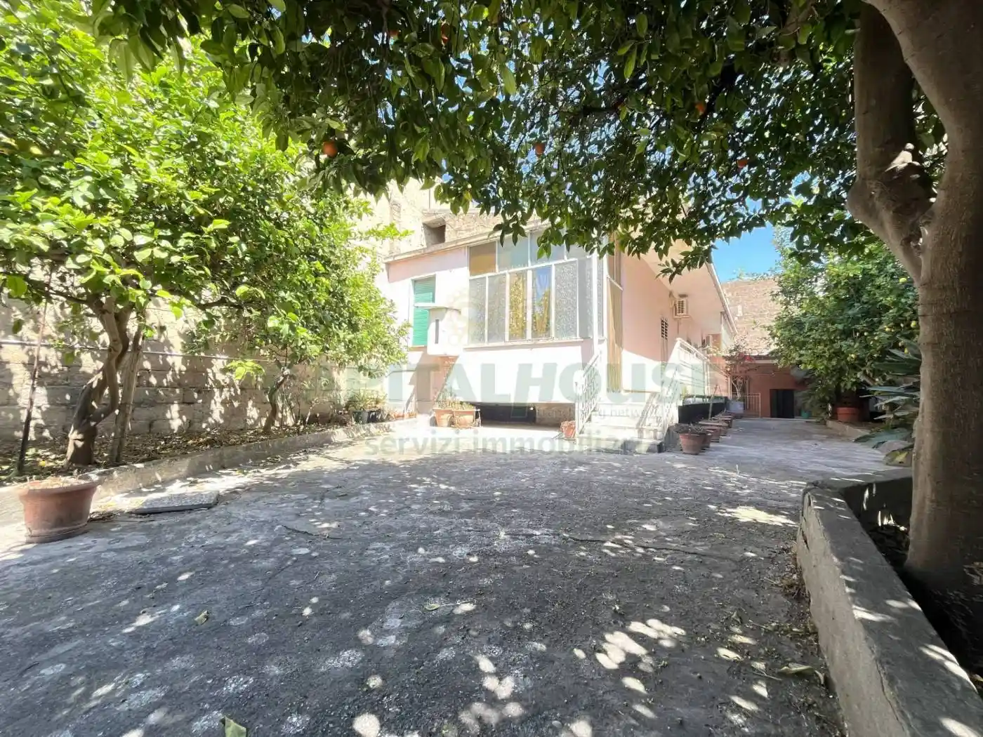 Villa in vendita a Curti
