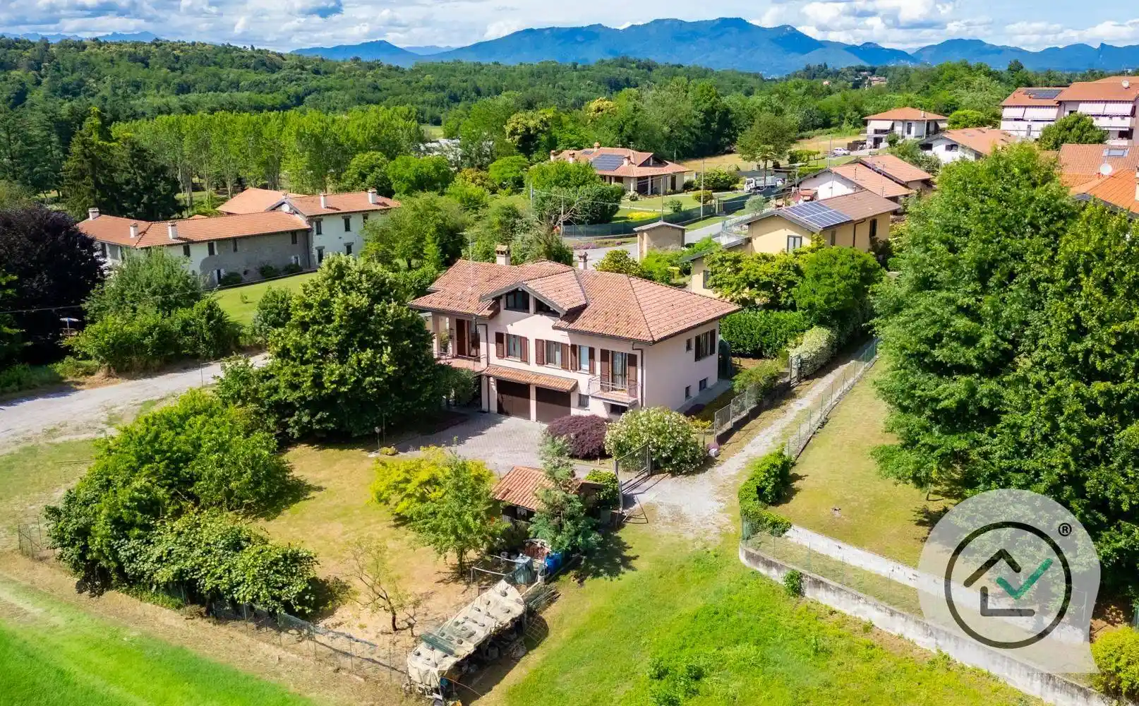 Villa in vendita a Mornago