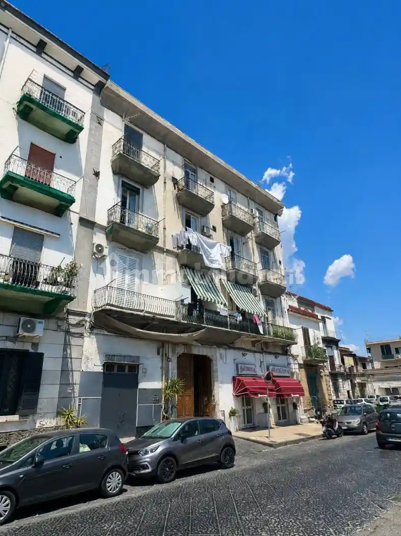 Appartamento in vendita a Napoli