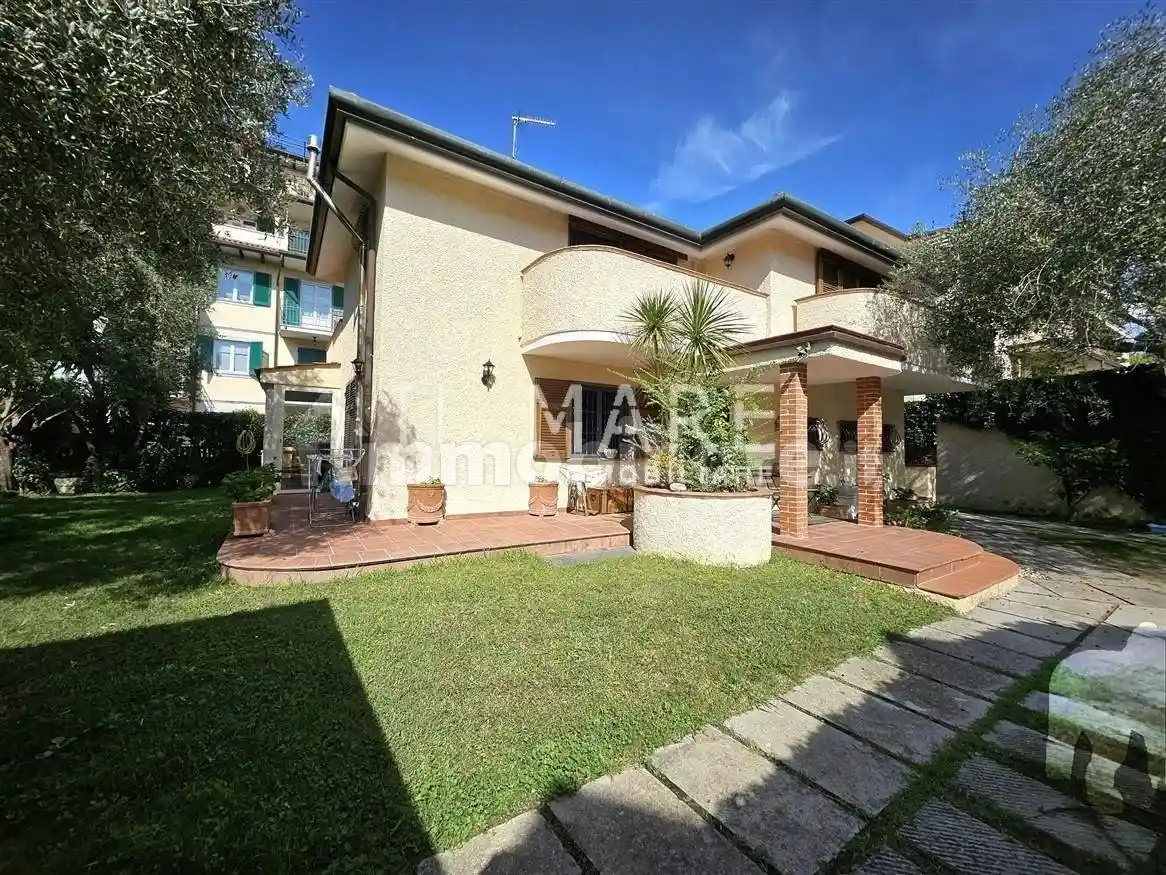 Villa in vendita a Massa