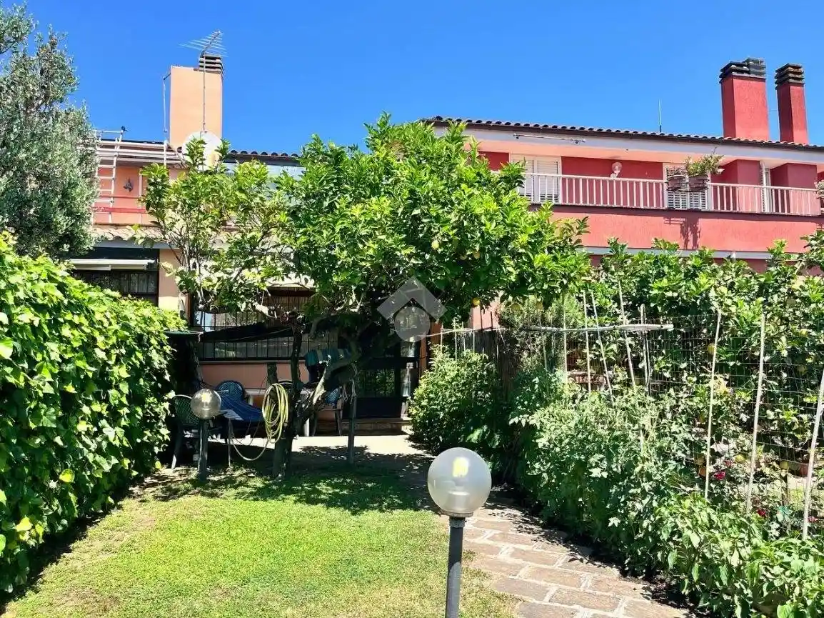 Villetta a schiera in asta a Trevignano Romano