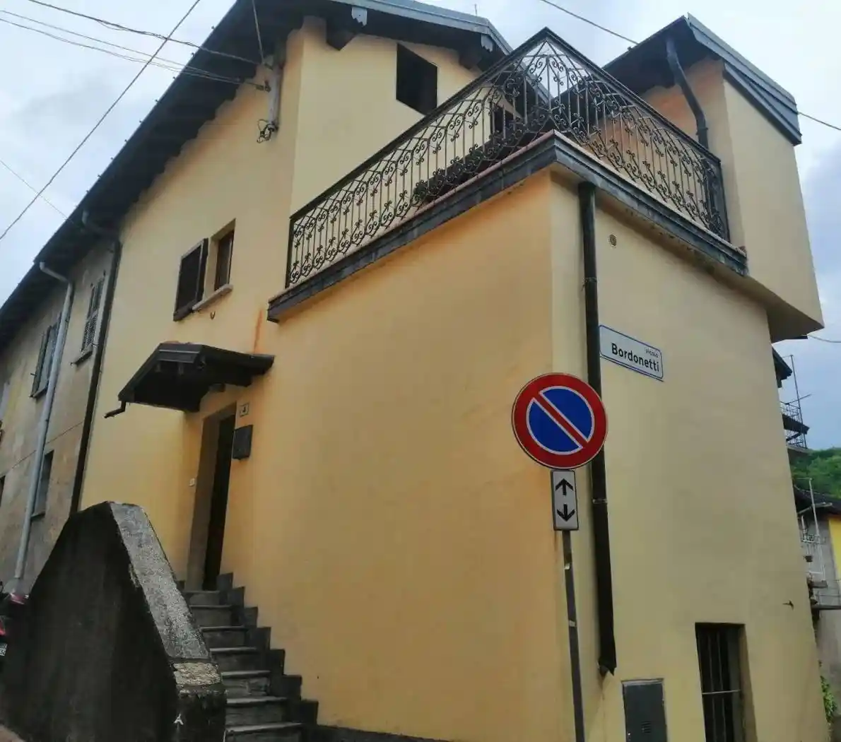 Villa in vendita a Bedero Valcuvia