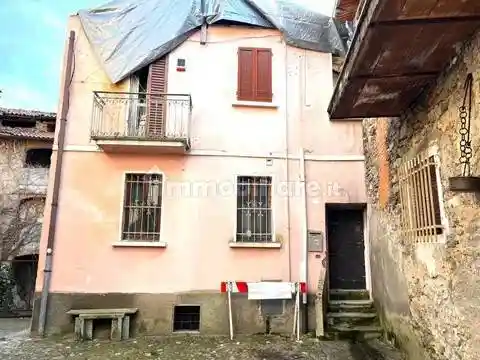 Villa in vendita a Cadegliano-Viconago