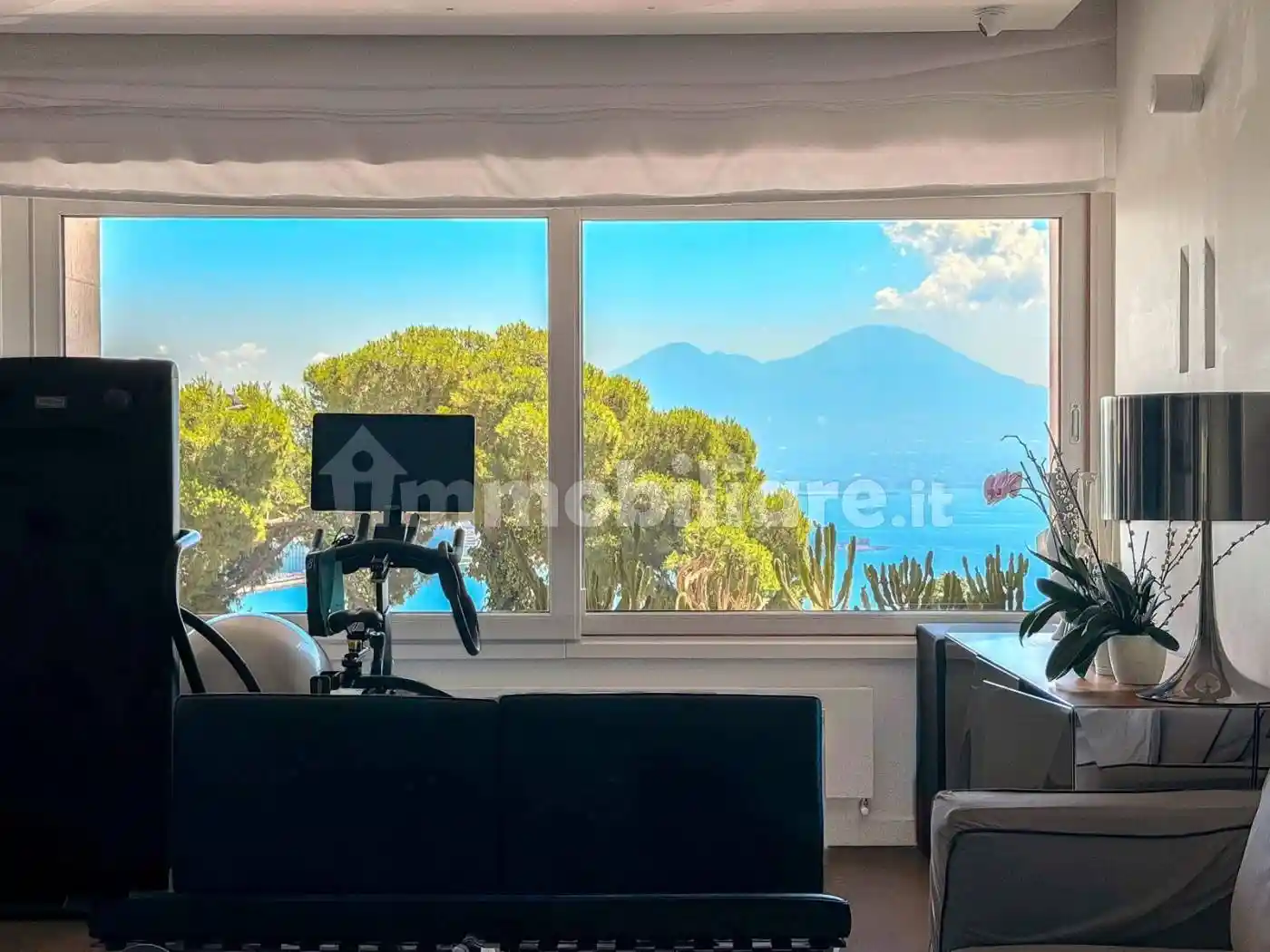 Appartamento in vendita a Napoli