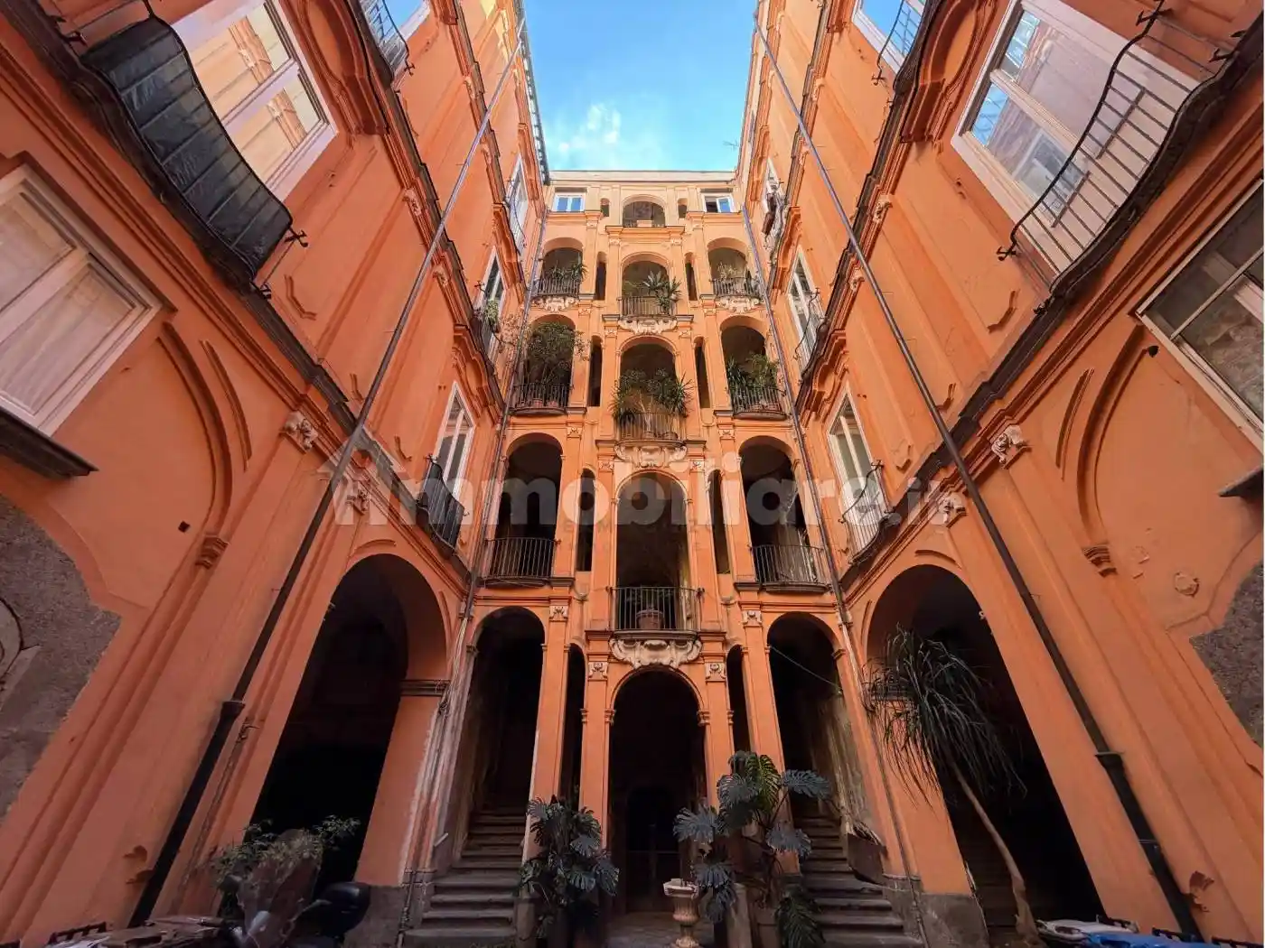 Appartamento in vendita a Napoli