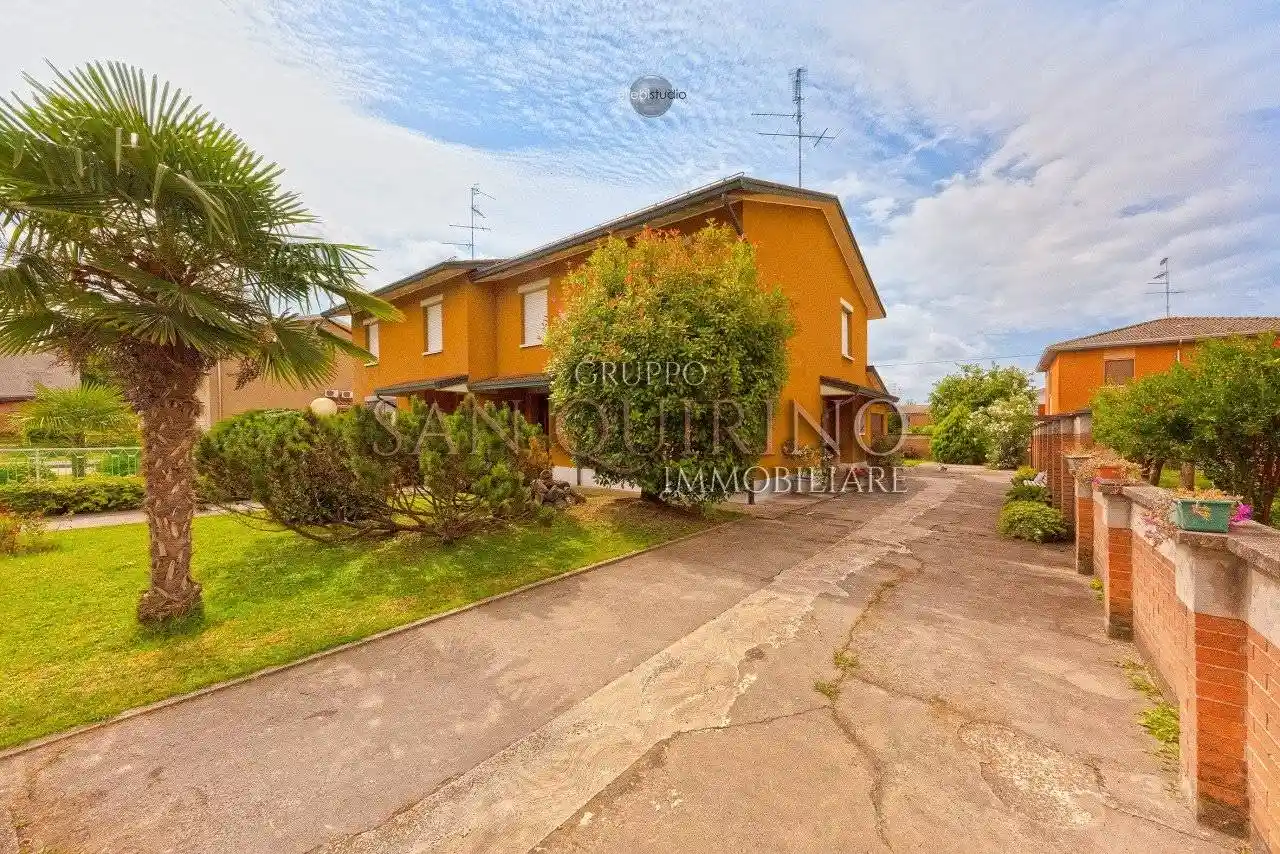 Villa in vendita a Guastalla
