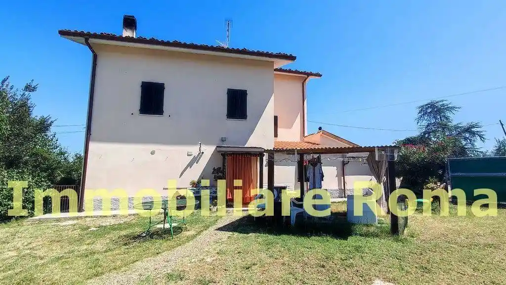 Villa in vendita a Colli al Metauro