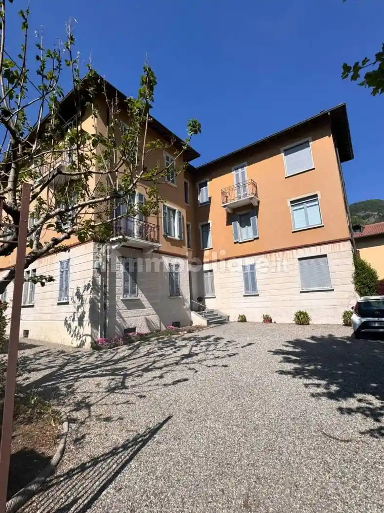 Appartamento in vendita a Canzo